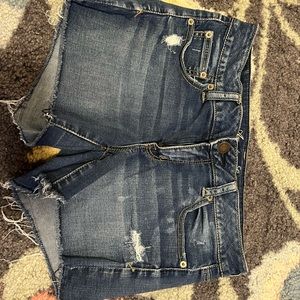 Women’s American Eagle distressed shorts